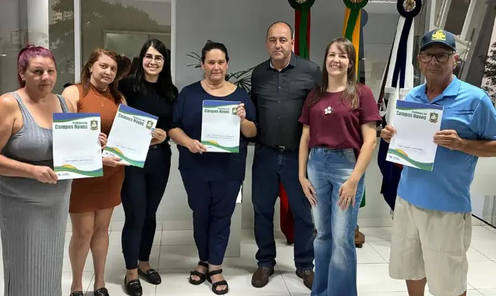 Prefeitura de Campos Novos realiza entrega de matrículas por meio do programa Reurb