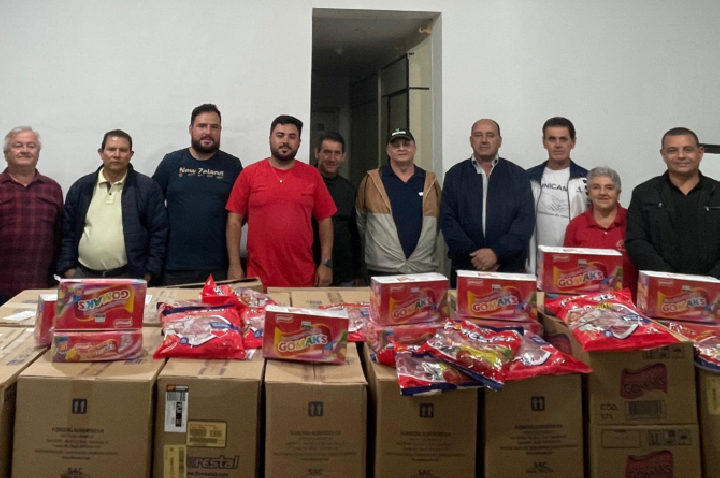 Prefeitura entrega doces à UNICAMPO para ações de Natal nos bairros