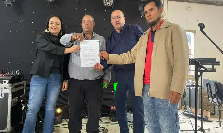 Prefeitura firma comodato de trator para associação quilombola durante Festa da União