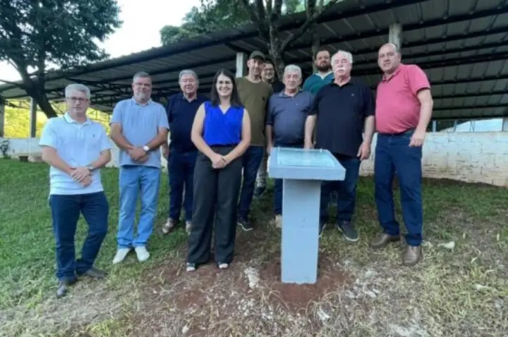 Prefeitura inaugura asfaltamento na Rua da Gruta no Distrito da Barra do Leão