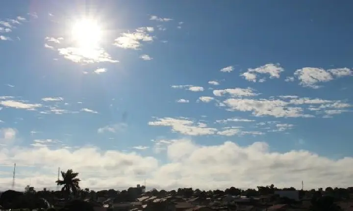 Previsão do Tempo: Santa Catarina segue com nebulosidade no Litoral e sol no Oeste.