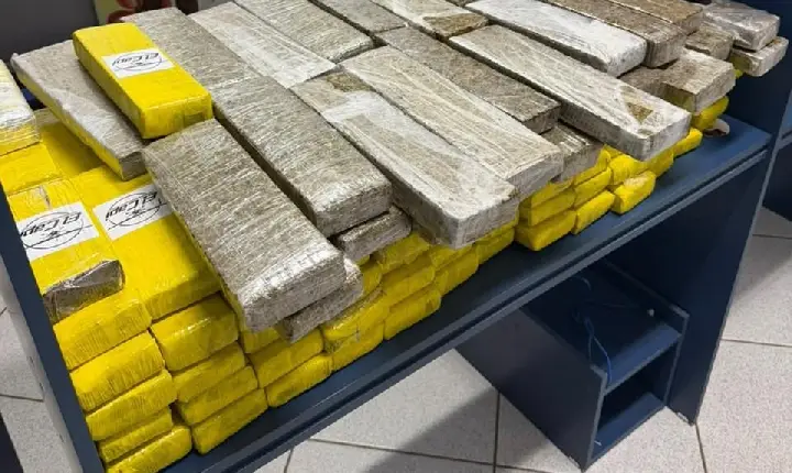 PRF apreende 100 kg de maconha após perseguição de 200 km no Meio-Oeste