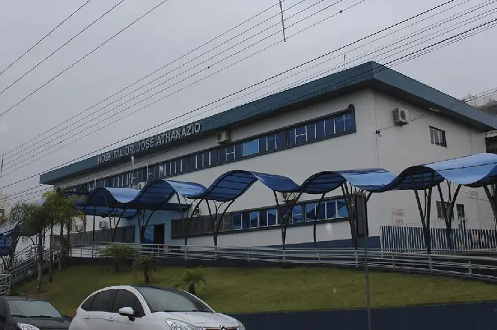 Projeto de modernização do Hospital Dr. José Athanázio avança com investimentos em estrutura e serviços