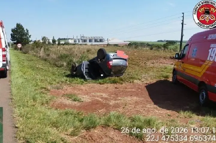 Saída de pista deixa mulher ferida na BR-470, em Campos Novos