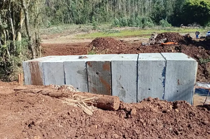Secretaria de Obras inicia implantação de galerias na Ponte da Comunidade Pocinhos