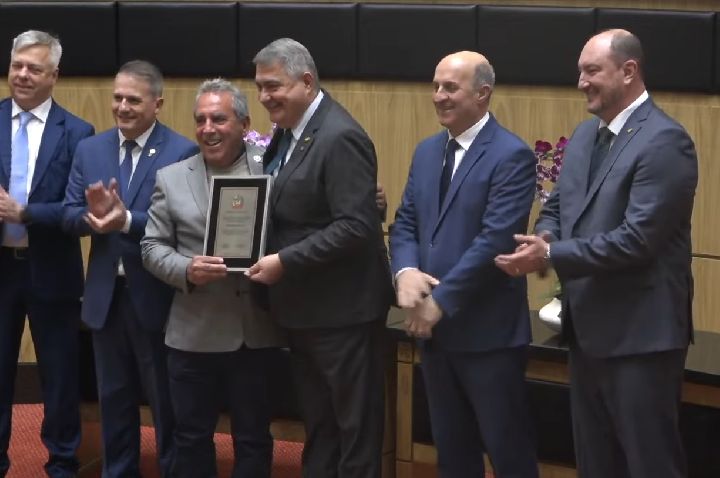 Sessão especial homenageou a trajetória da Fecoagro e celebrou o impacto do cooperativismo no agronegócio catarinense