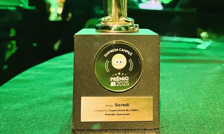 Sicredi é eleito pelo terceiro ano consecutivo líder em atendimento no Prêmio Reclame AQUI 2025