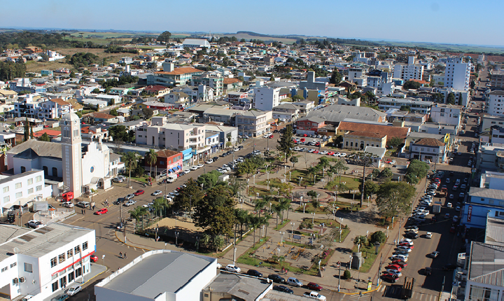Sol e temperaturas amenas marcam o início da semana em Santa Catarina.