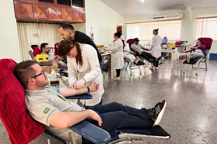 Solidariedade que salva vidas - Ação na Copercampos resulta na coleta de 160 bolsas de sangue
