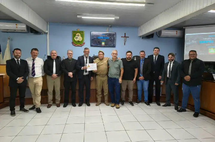 Subtenente Hilário Appel relembra trajetória e agradece Campos Novos em fala na tribuna da Câmara