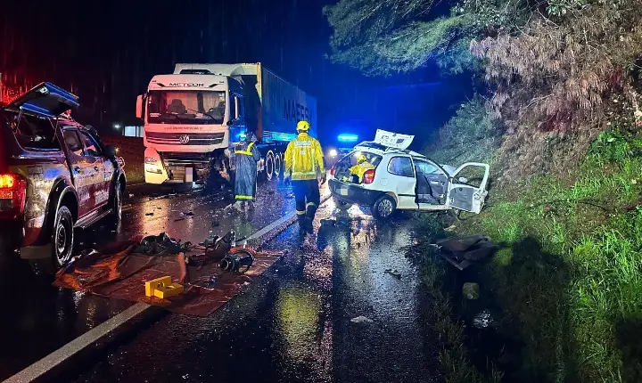 Três pessoas morrem e três ficam feridas em grave acidente na BR-470, em Brunópolis