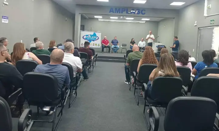 Visita do secretário Jerry Comper garante novos investimentos e obras estruturantes para Campos Novos