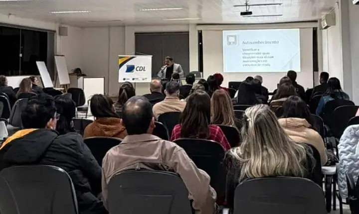 Workshop promovido pela CDL reúne empresários e fortalece estratégias de vendas em Campos Novos
