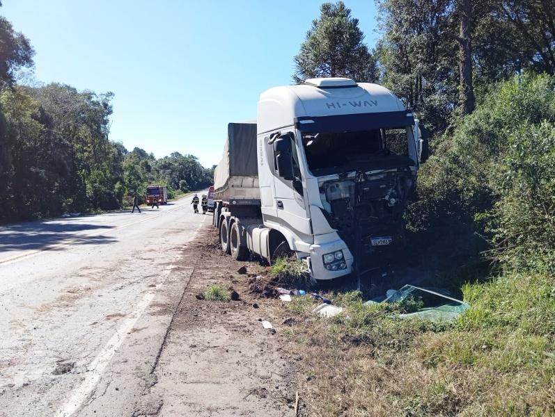 Motociclista morre após colisão contra carreta na BR-282