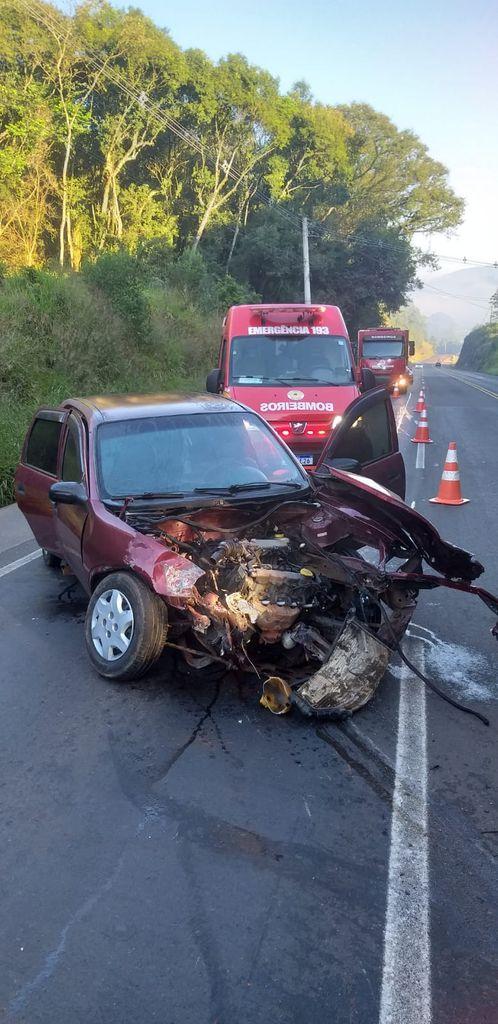 Duas pessoas ficaram feridas em acidente na SC-135 em Tangará