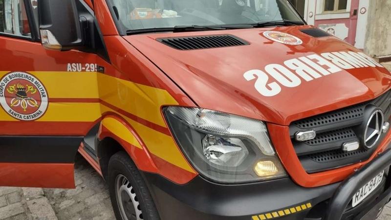 Mulher sofre fratura exposta na perna após ser atropelada