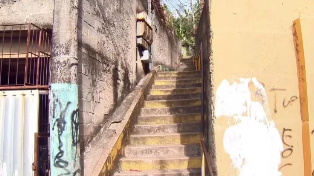 Pai mata a própria filha na frente da neta de 4 anos