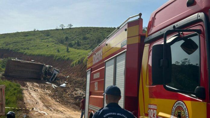 Trabalhador morre após caçamba tombar em SC