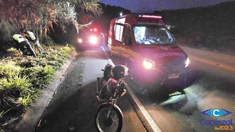 Motociclista é socorrido por Bombeiros após sofrer queda