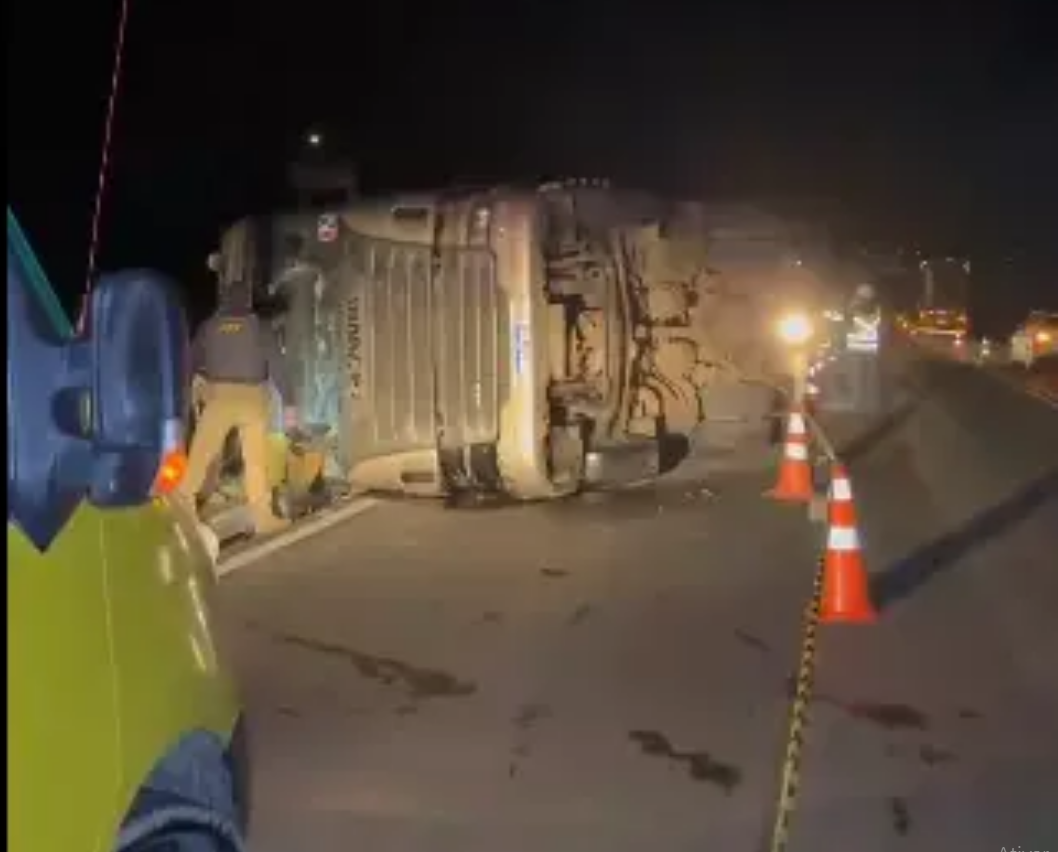 Acidente causa morte de motorista e interdição na BR-116 na serra catarinense