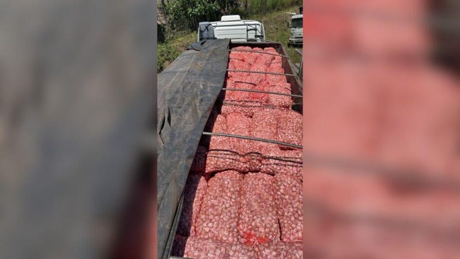 Como carga de 28 toneladas de alho levou motorista para delegacia em SC