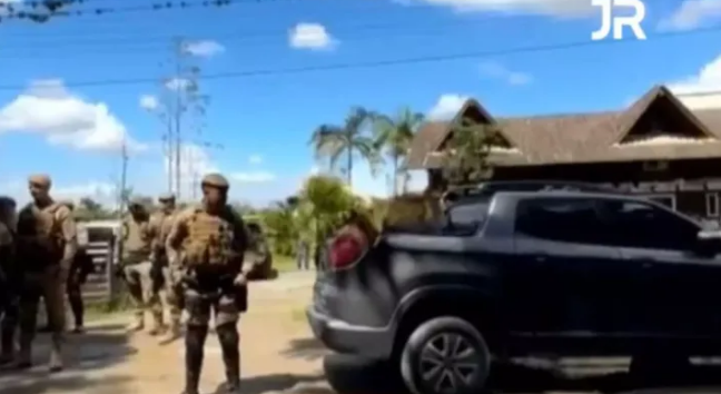 Moradores reagem a assalto em residência e matam dois criminosos em SC