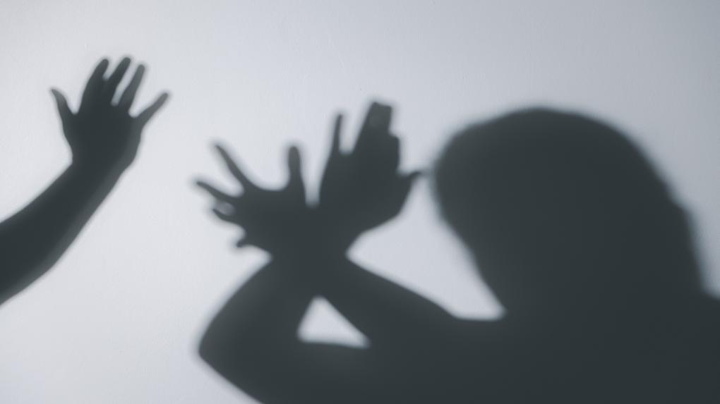Homem é preso por violência doméstica e direção perigosa em Campos Novos.