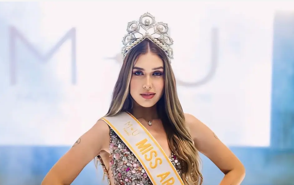 Miss Araucária perde título após gravar vídeo soltando bombinhas para espantar gatos