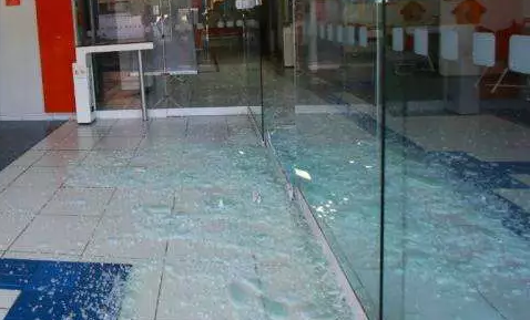 Cooperativa de Crédito é Arrombada e Furtada no Centro de Campos Novos.