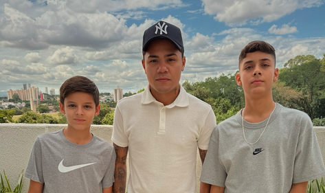 Filhos de Cristiano Araújo fazem rara aparição em fotos com o tio, Felipe Araújo.