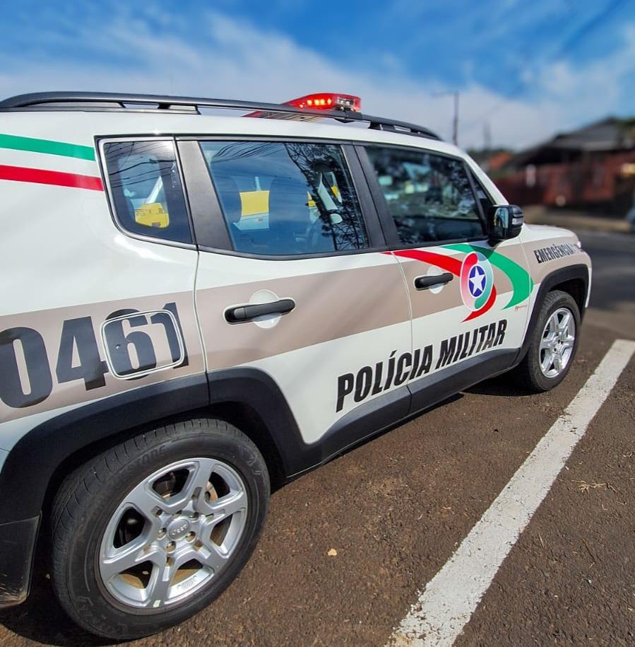 Veículo furtado no Centro de Campos Novos é recuperado pela polícia.