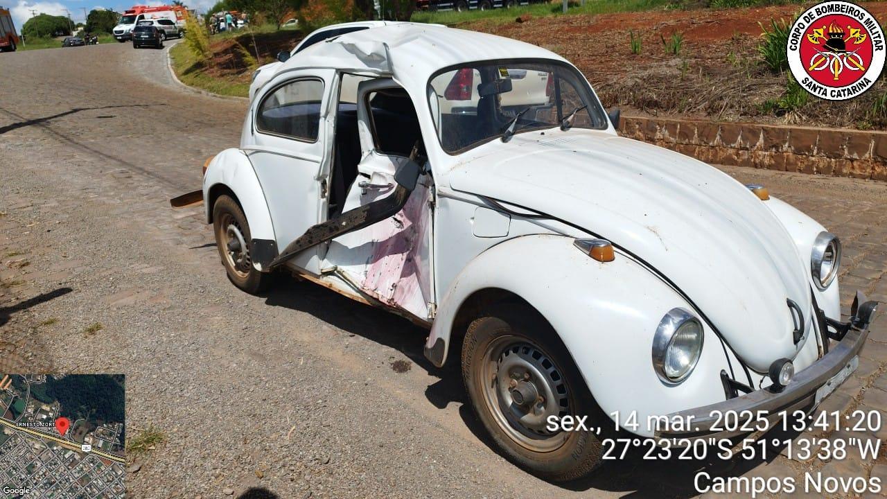 Acidente entre carro e moto na BR-282 deixa jovem ferido em Campos Novos.