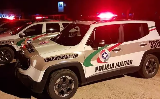 Mulher é presa por tentativa de homicídio após discussão em Campos Novos.