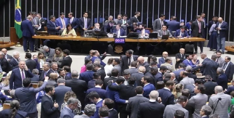 Câmara aprova projeto que amplia número de deputados federais