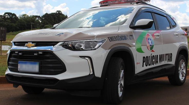 Com CNH suspensa e sinais de embriaguez, motorista tenta fugir da PM, causa acidente e acaba preso.