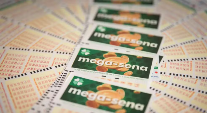 Mega-Sena acumula e prêmio chega a R$ 20 milhões.