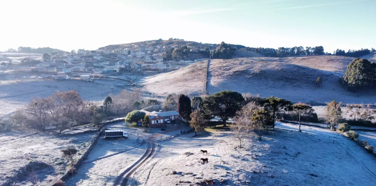 Primeira massa de ar polar do ano traz frio intenso para SC.