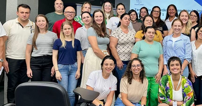 Profissionais de Campos Novos participam de capacitação do PlanificaSUS na AMPLASC.