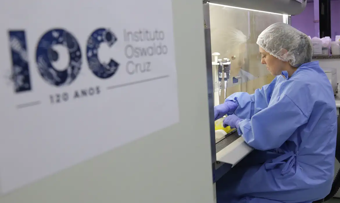 Casos de vírus respiratórios seguem em alta no Brasil, alerta Fiocruz.