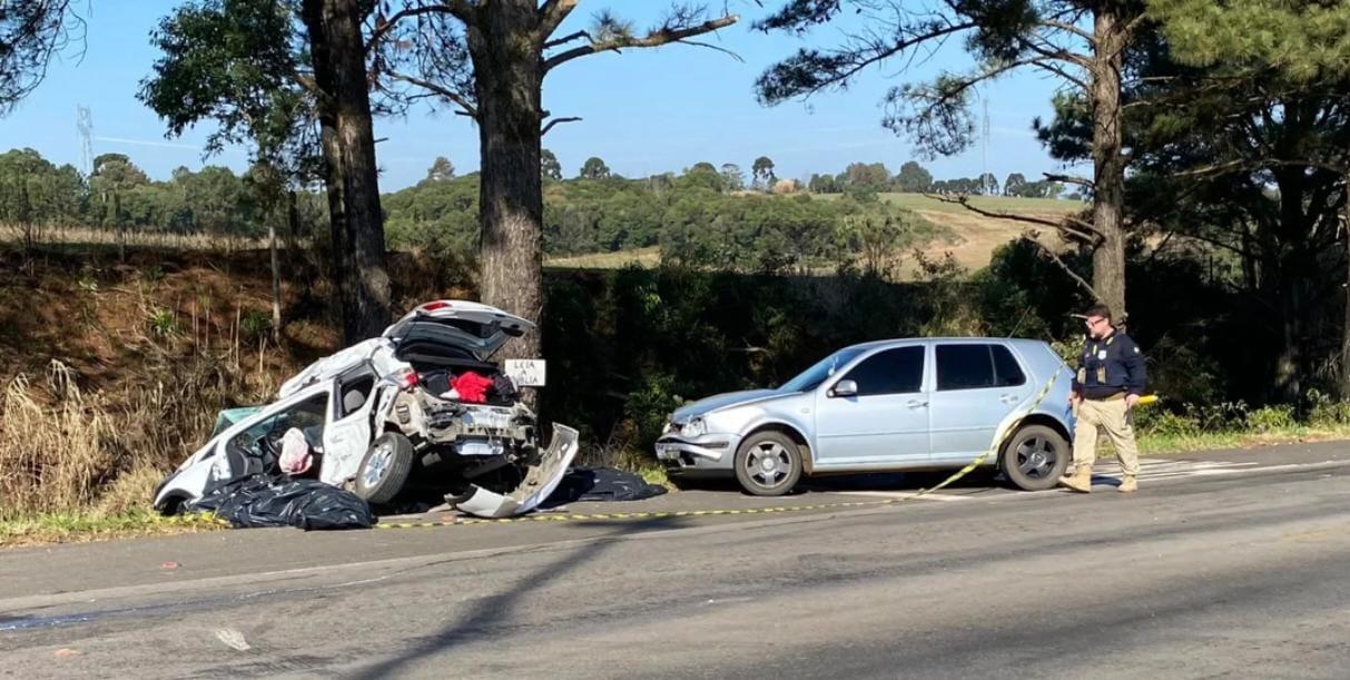 Colisão fatal entre carro e caminhão deixa duas vítimas na BR-470.
