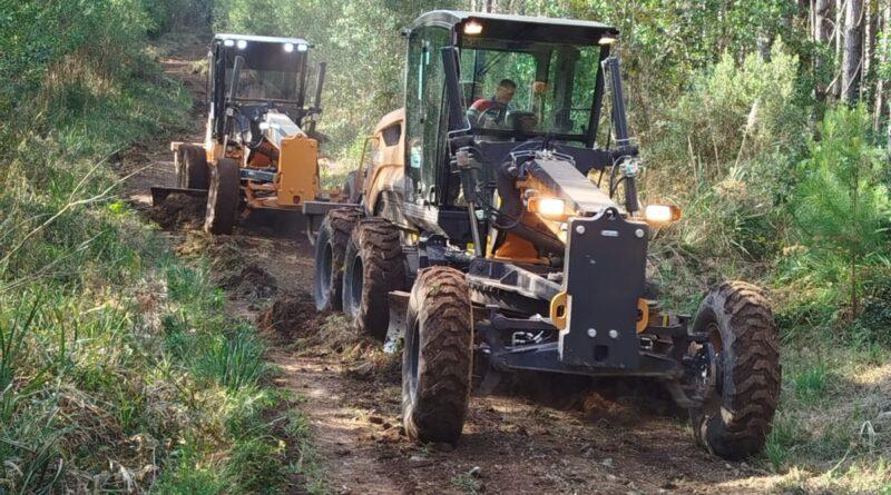 Estradas das comunidades do Espigão e Corredeira recebem melhorias em Campos Novos.
