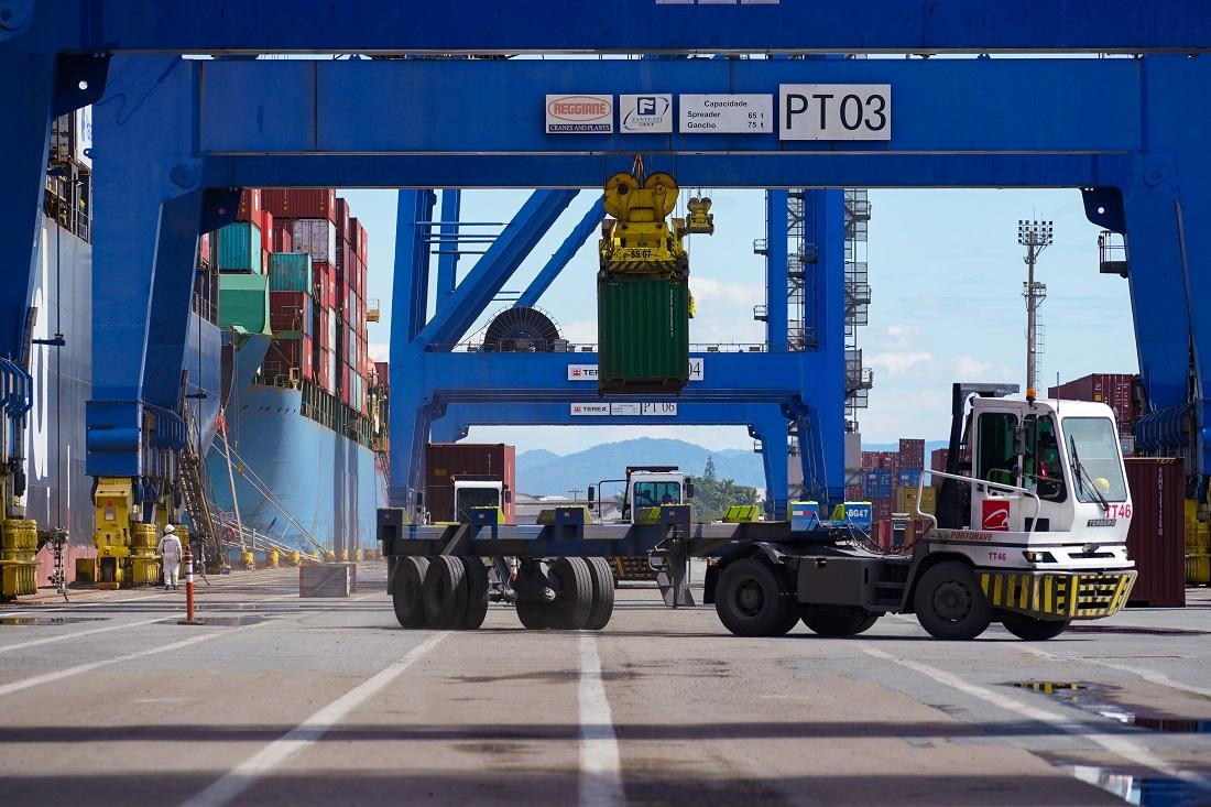 Exportações de SC crescem 6,6% no primeiro semestre e atingem maior valor da história.