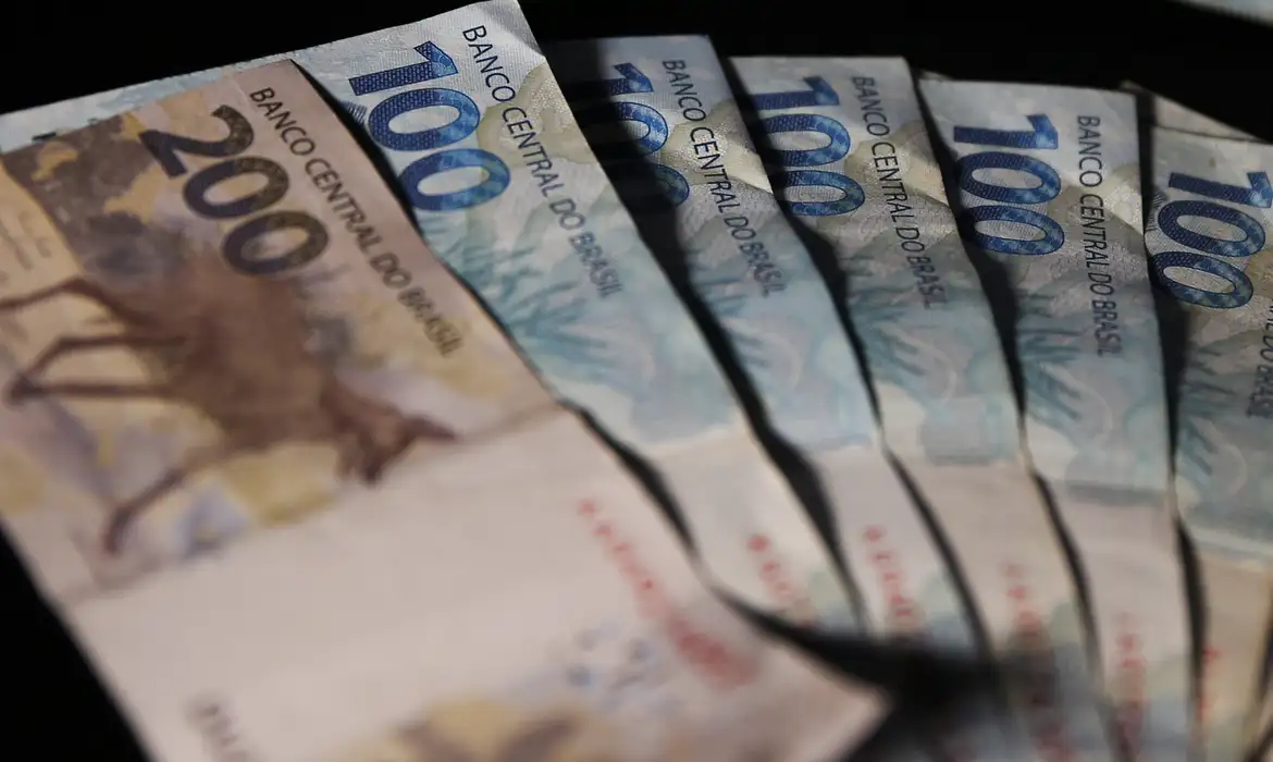 FGTS distribuirá quase R$ 13 bi do lucro de 2024.