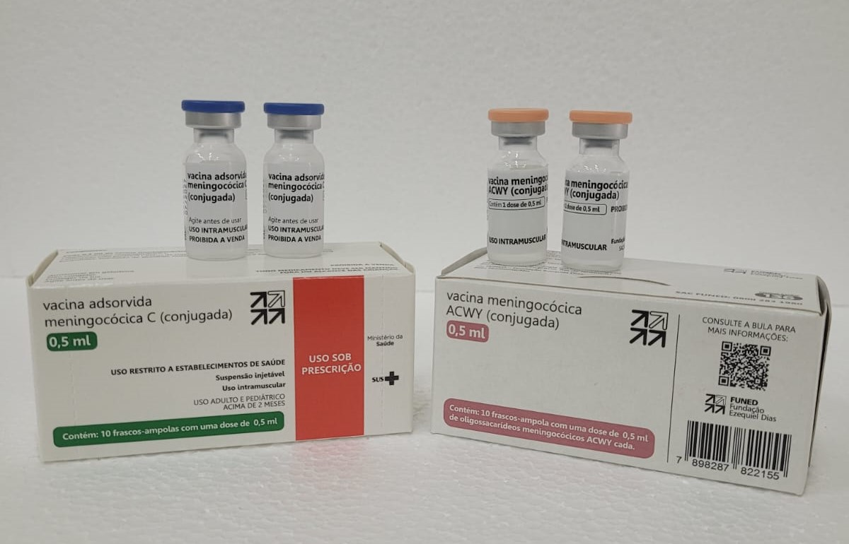 Santa Catarina passa a aplicar vacina meningocócica ACWY como reforço em crianças de 12 meses.