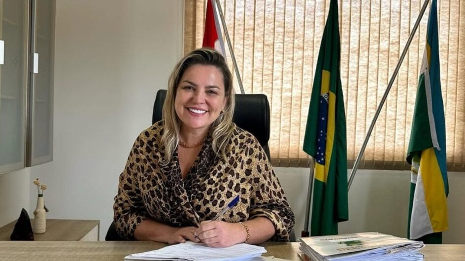 Ex-prefeita de cidade de SC teria recebido propina no meio da rua, aponta o MP.