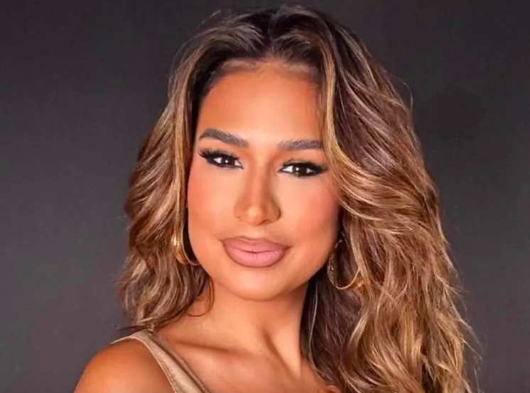Simone Mendes dispara como a sertaneja mais ouvida do Brasil.