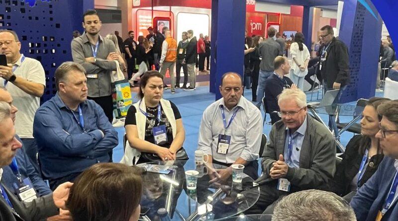 Prefeito de Campos Novos participa do COMAC/SC 2025 em Balneário Camboriú.