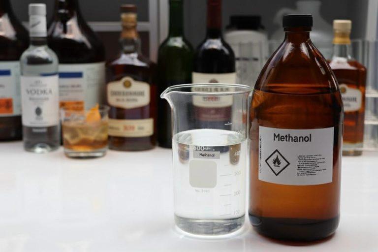 Procon de SC emite alerta à população sobre bebidas adulteradas por metanol.
