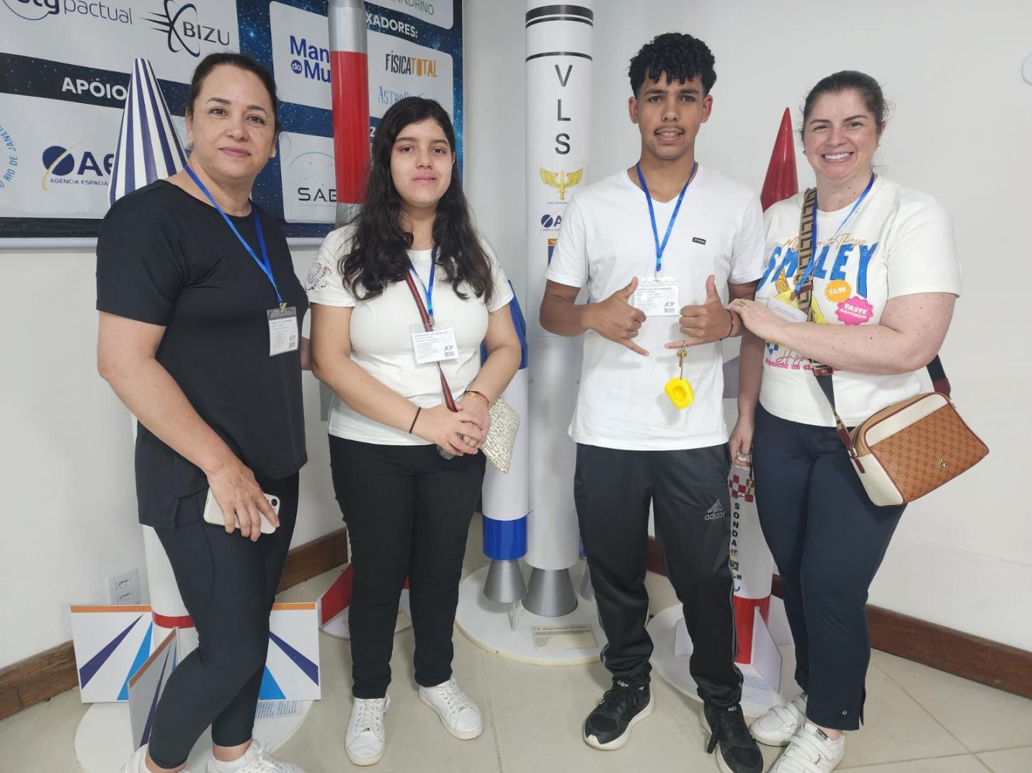 Alunos da Escola Santa Júlia Billiart representam Campos Novos na 81ª Jornada de Foguetes no Rio de Janeiro