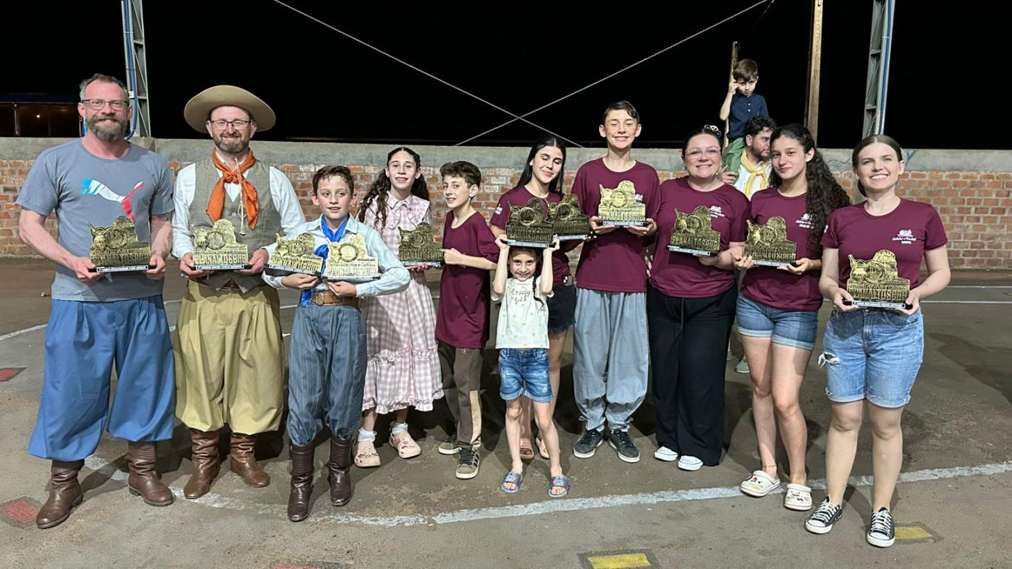 Conjunto Folclórico Celeiro da Tradição brilha na 3ª etapa do festival de arte e cultura Planalto Serra